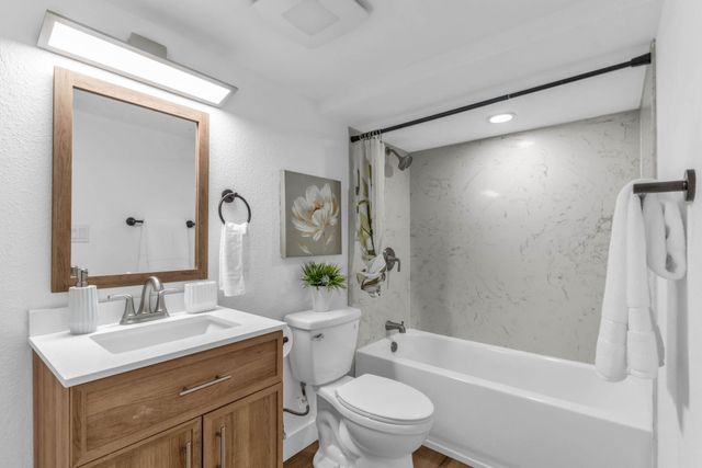 2912 E 22Nd St, Oakland, CA 94601