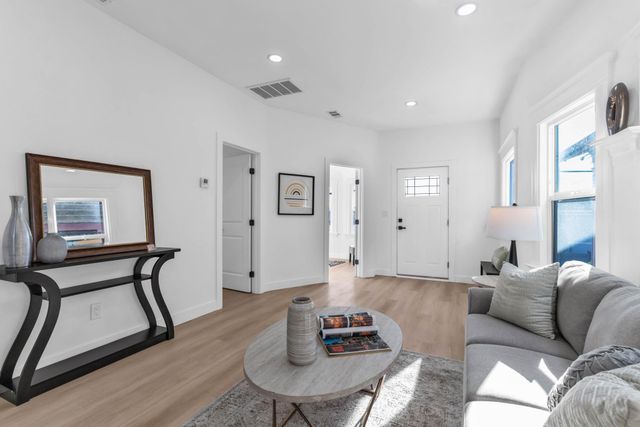 2912 E 22Nd St, Oakland, CA 94601