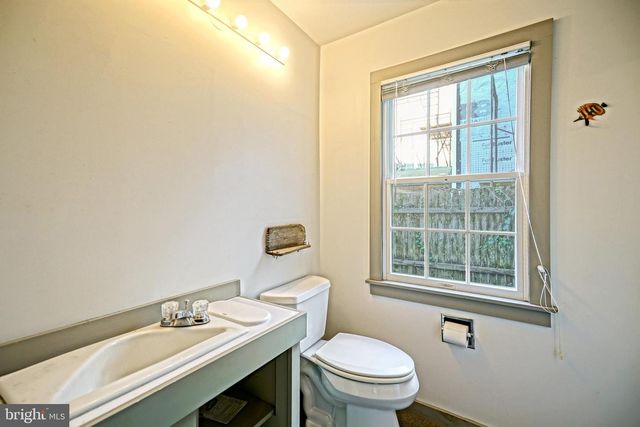 210 E MARKET ST, Lewes, DE 19958