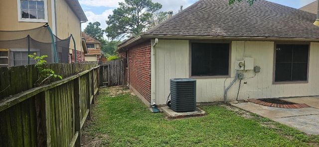 13806 Cantwell Drive, Houston, TX 77014