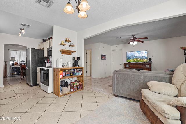 4917 CATTLE Lane, El Paso, TX 79934