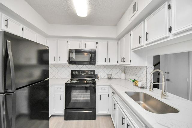 11002 Hammerly Boulevard 12, Houston, TX 77043