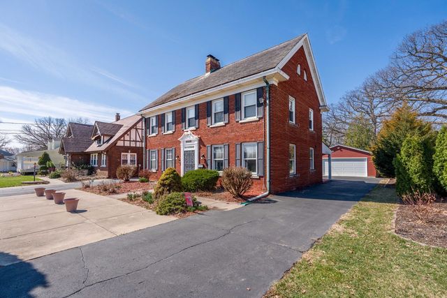 2210 30th Street, Rock Island, IL 61201