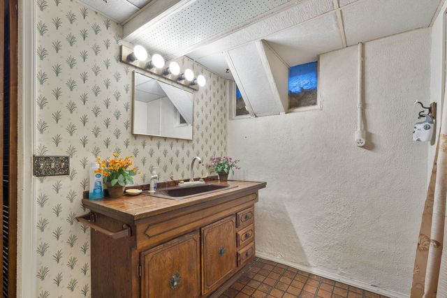 2210 30th Street, Rock Island, IL 61201