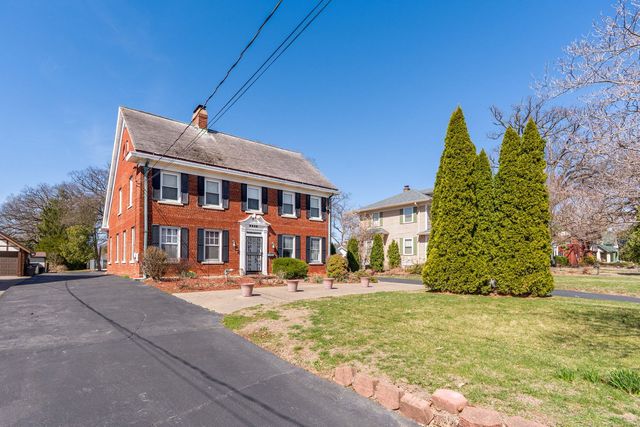 2210 30th Street, Rock Island, IL 61201