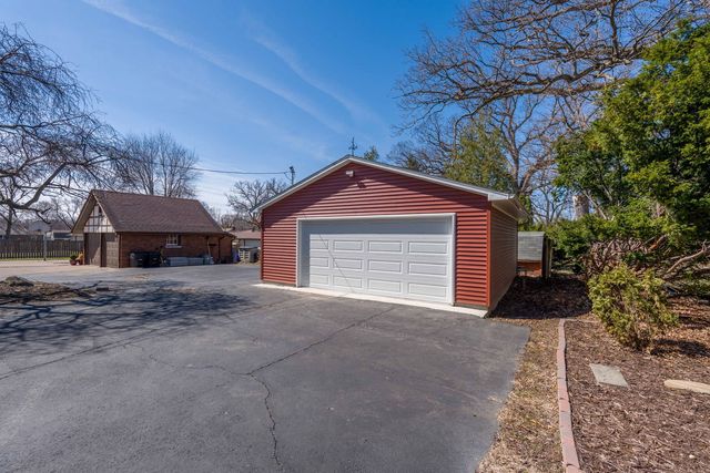 2210 30th Street, Rock Island, IL 61201