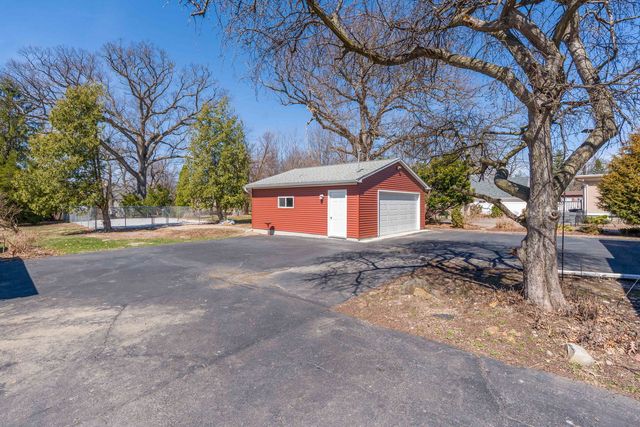 2210 30th Street, Rock Island, IL 61201