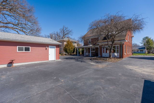 2210 30th Street, Rock Island, IL 61201