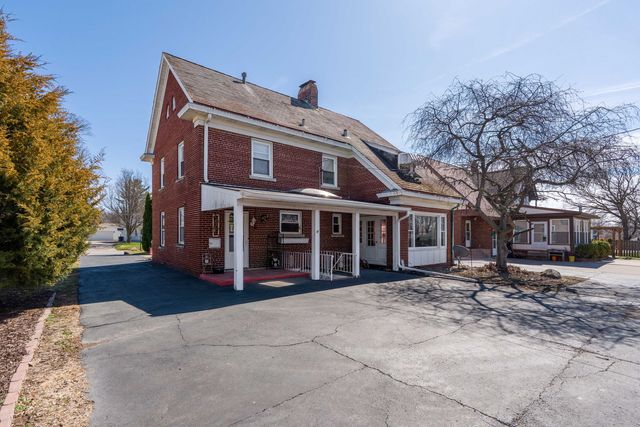 2210 30th Street, Rock Island, IL 61201