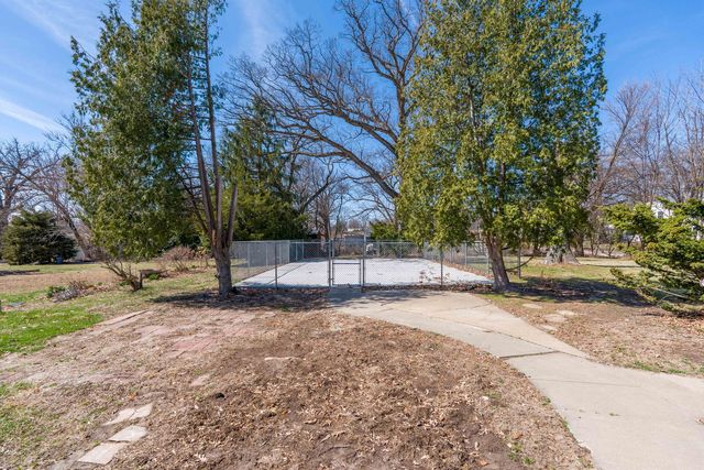 2210 30th Street, Rock Island, IL 61201