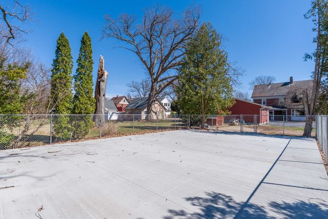 2210 30th Street, Rock Island, IL 61201