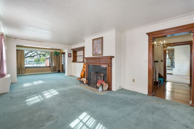 2210 30th Street, Rock Island, IL 61201