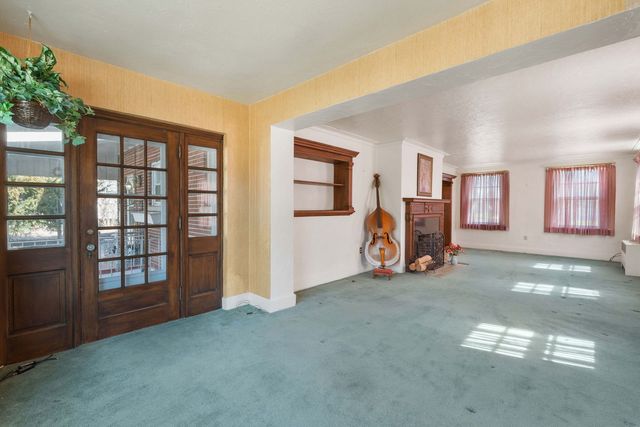 2210 30th Street, Rock Island, IL 61201