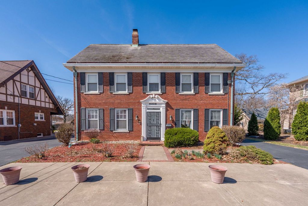 2210 30th Street, Rock Island, IL 61201