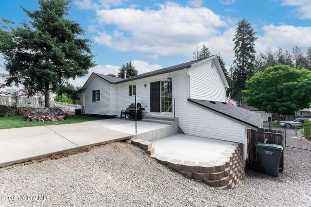 8585 N Audubon Dr, Hayden, ID 83835