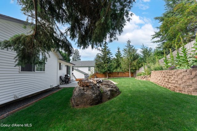 8585 N Audubon Dr, Hayden, ID 83835