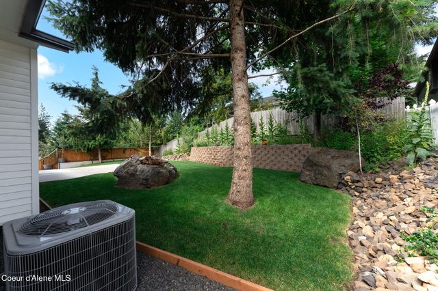8585 N Audubon Dr, Hayden, ID 83835