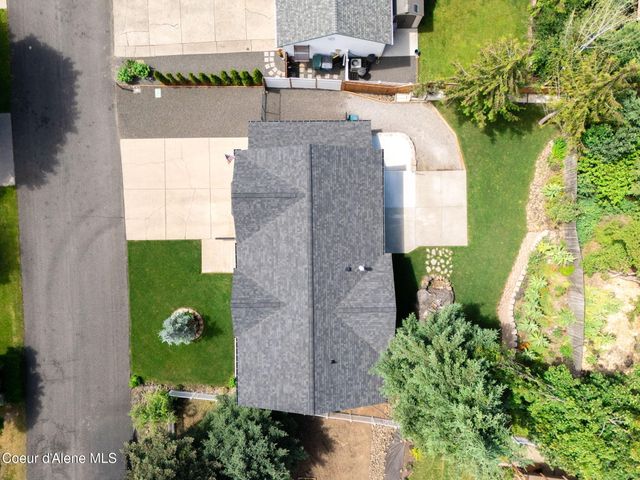 8585 N Audubon Dr, Hayden, ID 83835