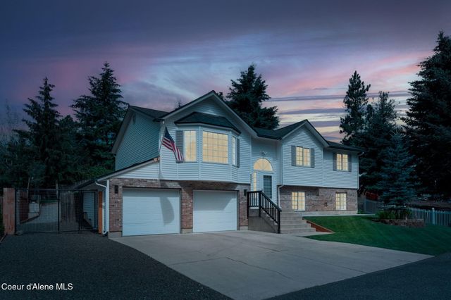 8585 N Audubon Dr, Hayden, ID 83835