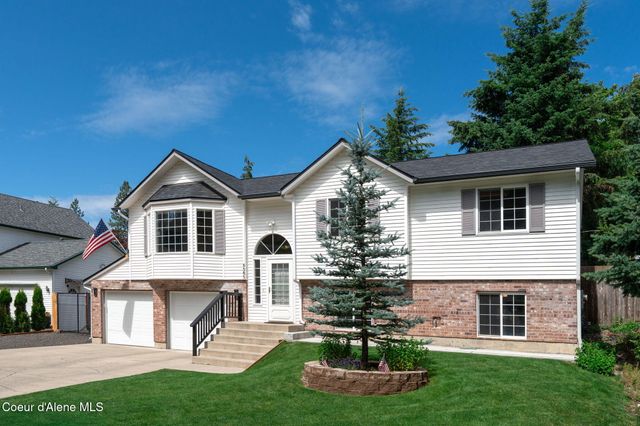 8585 N Audubon Dr, Hayden, ID 83835