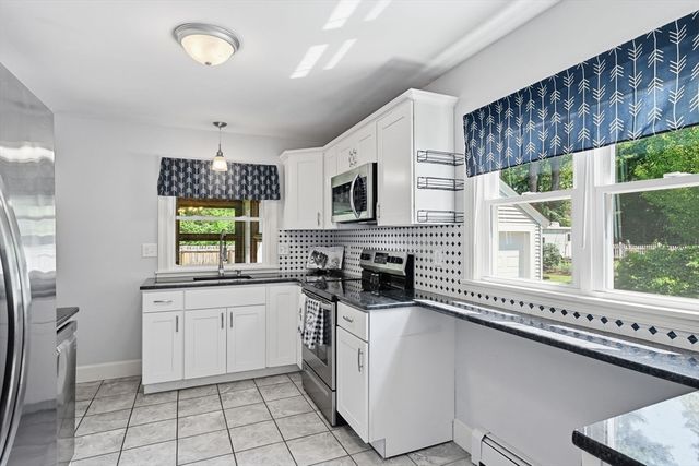 18 Wright Street, Palmer, MA 01069
