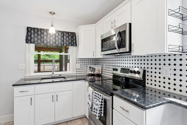 18 Wright Street, Palmer, MA 01069