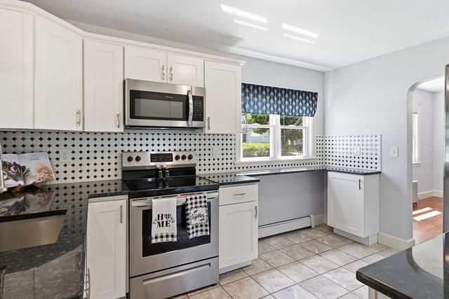 18 Wright Street, Palmer, MA 01069