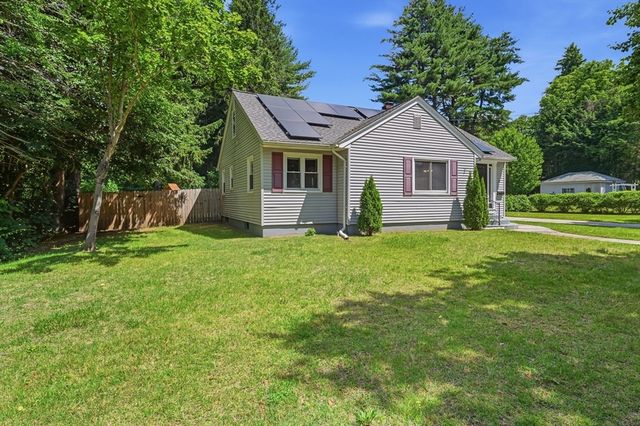 18 Wright Street, Palmer, MA 01069