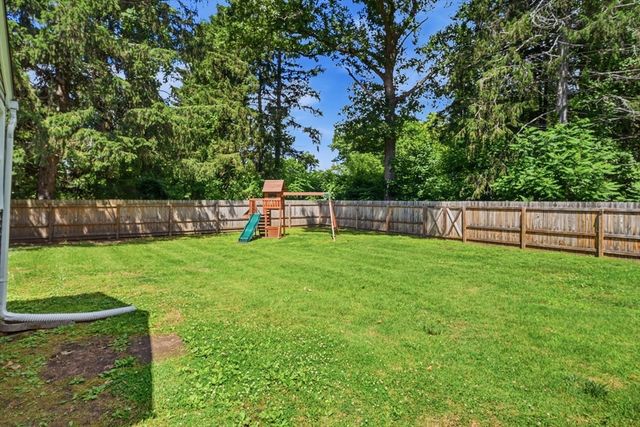18 Wright Street, Palmer, MA 01069