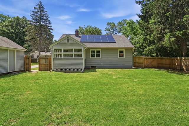 18 Wright Street, Palmer, MA 01069