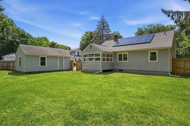 18 Wright Street, Palmer, MA 01069