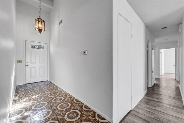 1963 W Ontario, Corona, CA 92882