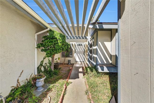 1963 W Ontario, Corona, CA 92882