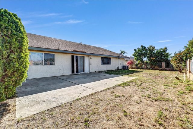 1963 W Ontario, Corona, CA 92882