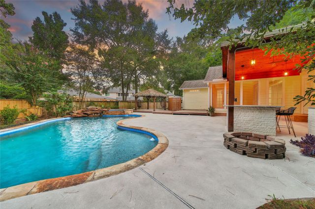 255 S Crimson Clover Court, The Woodlands, TX 77381