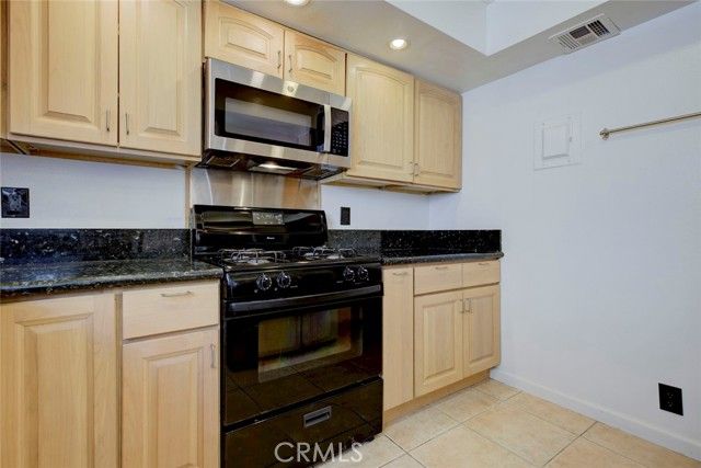 10155 De Soto 116, Chatsworth (los Angeles), CA 91311