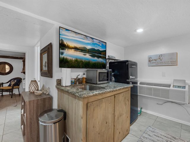 2411 42nd Street, Galveston, TX 77550