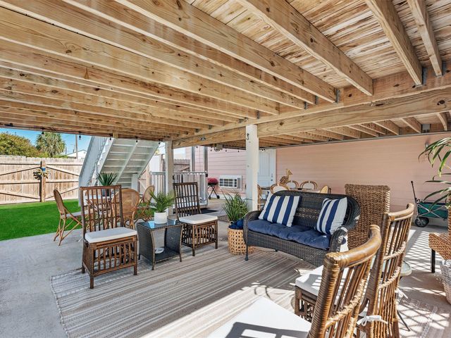 2411 42nd Street, Galveston, TX 77550