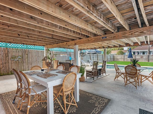 2411 42nd Street, Galveston, TX 77550