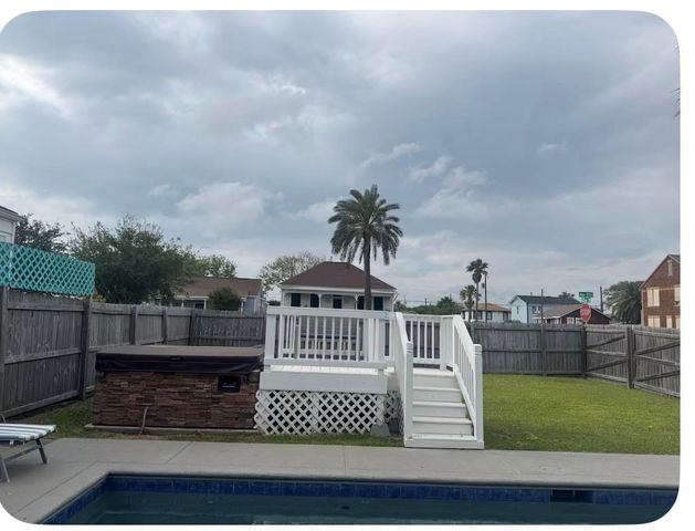2411 42nd Street, Galveston, TX 77550