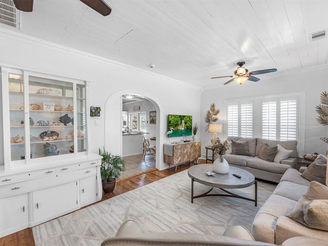 2411 42nd Street, Galveston, TX 77550