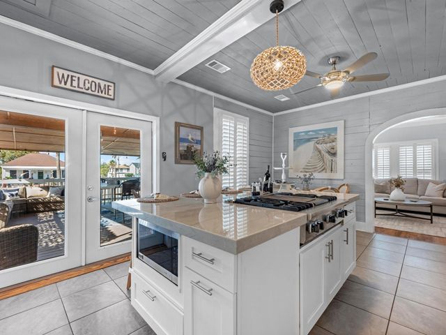 2411 42nd Street, Galveston, TX 77550