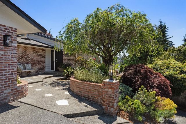 18226 62nd Avenue NE, Kenmore, WA 98028