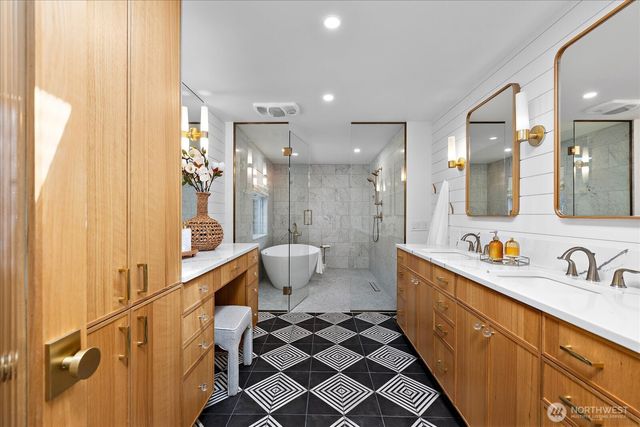 18226 62nd Avenue NE, Kenmore, WA 98028