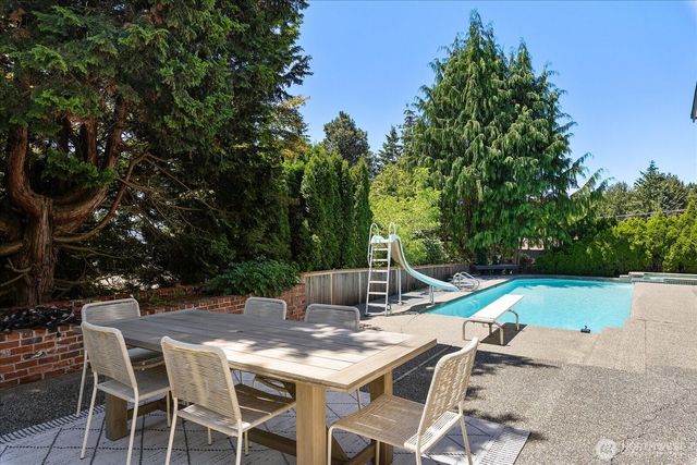 18226 62nd Avenue NE, Kenmore, WA 98028