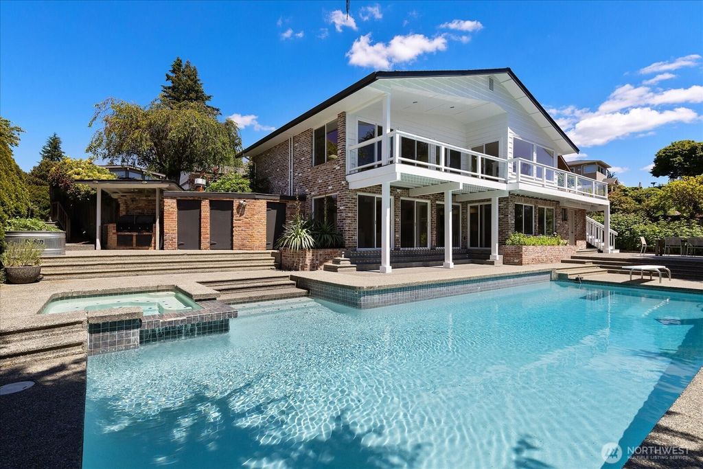 18226 62nd Avenue NE, Kenmore, WA 98028