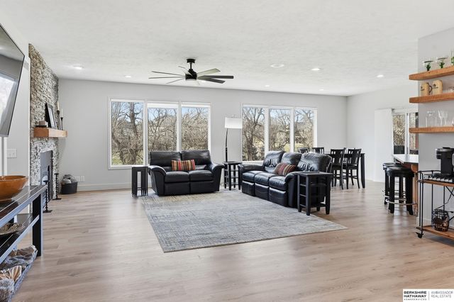 10030 S 162nd Street, Omaha, NE 68136