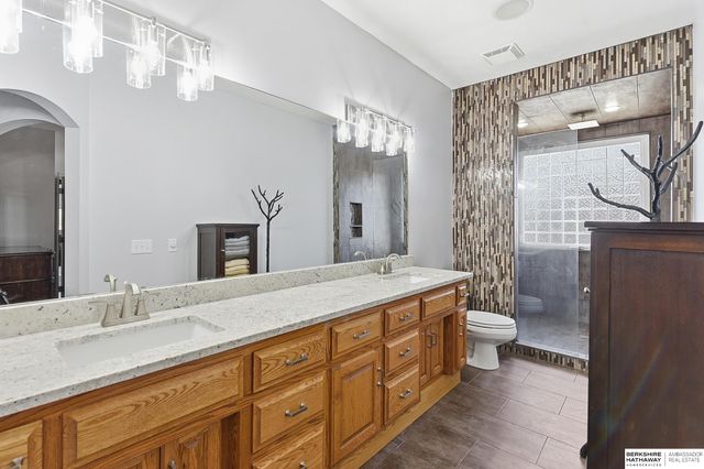 10030 S 162nd Street, Omaha, NE 68136