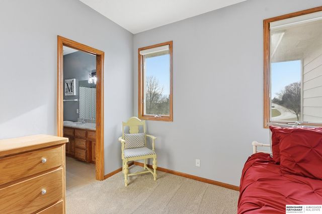 10030 S 162nd Street, Omaha, NE 68136