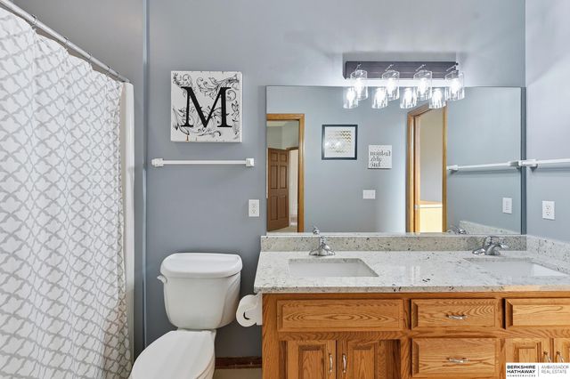 10030 S 162nd Street, Omaha, NE 68136